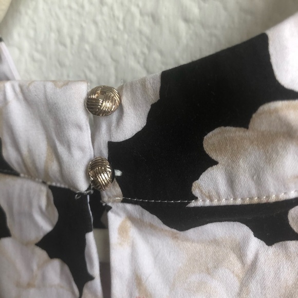 WHBM structured floral halter top - Picture 5 of 9